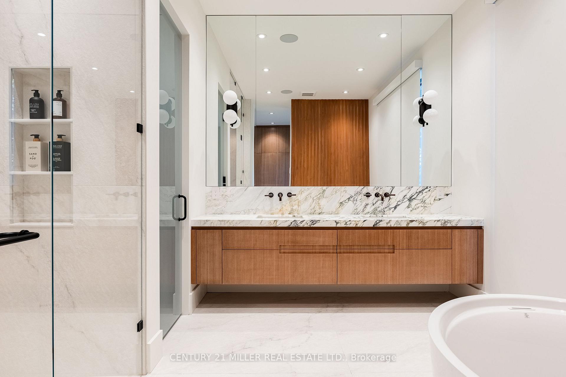 Photo 25 of 222 Burgundy Drive, Oakville, Morrison — HOMEH