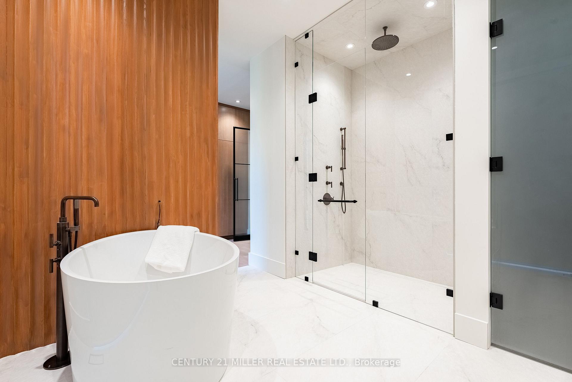 Photo 26 of 222 Burgundy Drive, Oakville, Morrison — HOMEH