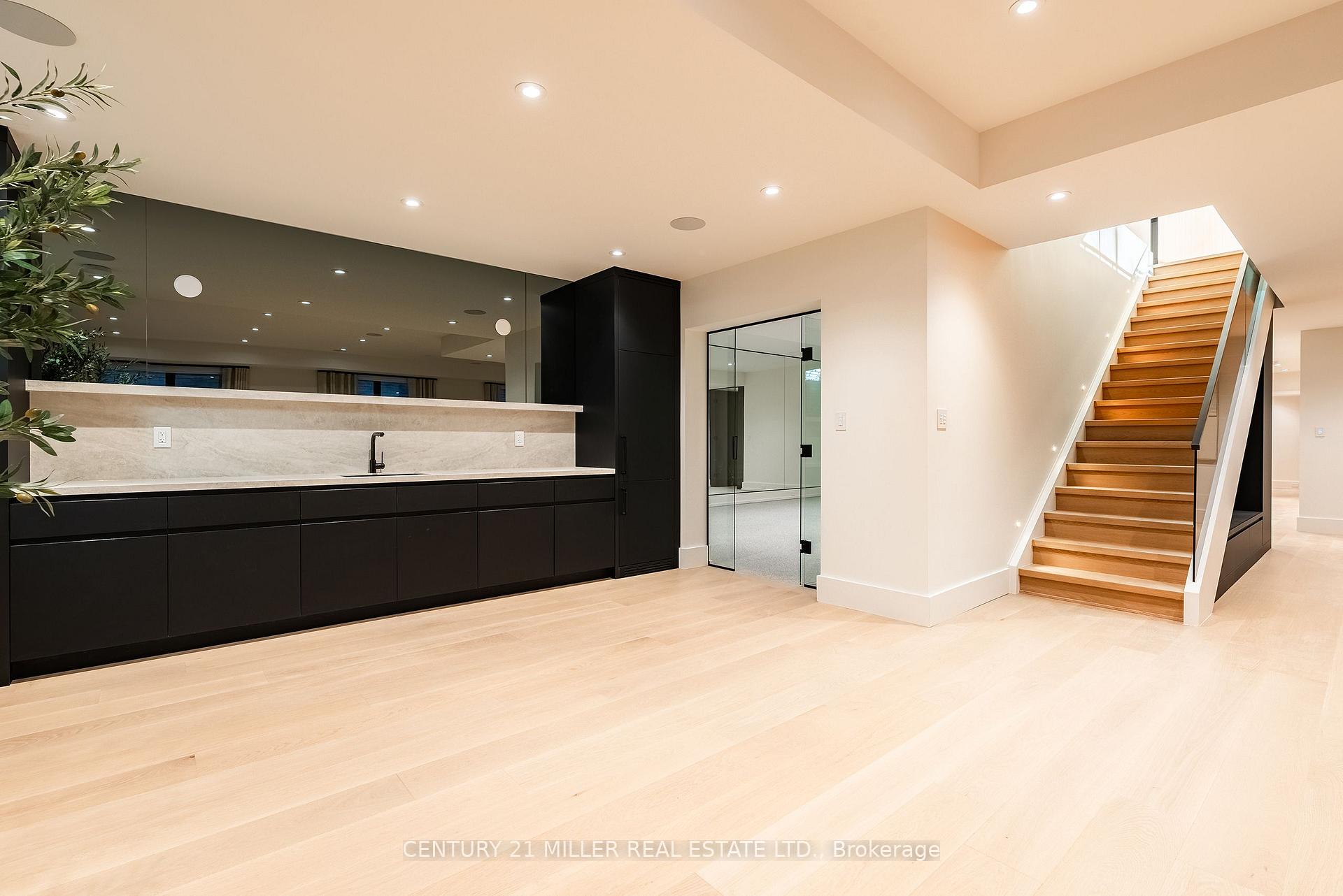 Photo 35 of 222 Burgundy Drive, Oakville, Morrison — HOMEH