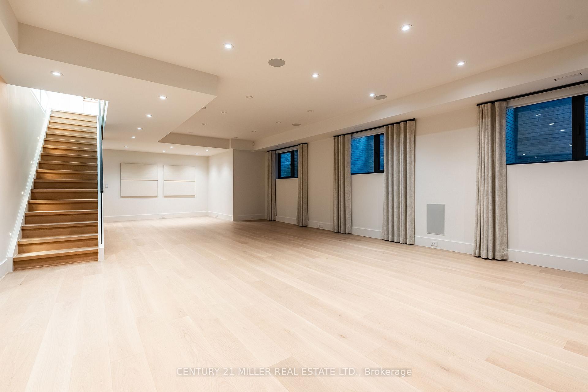 Photo 36 of 222 Burgundy Drive, Oakville, Morrison — HOMEH