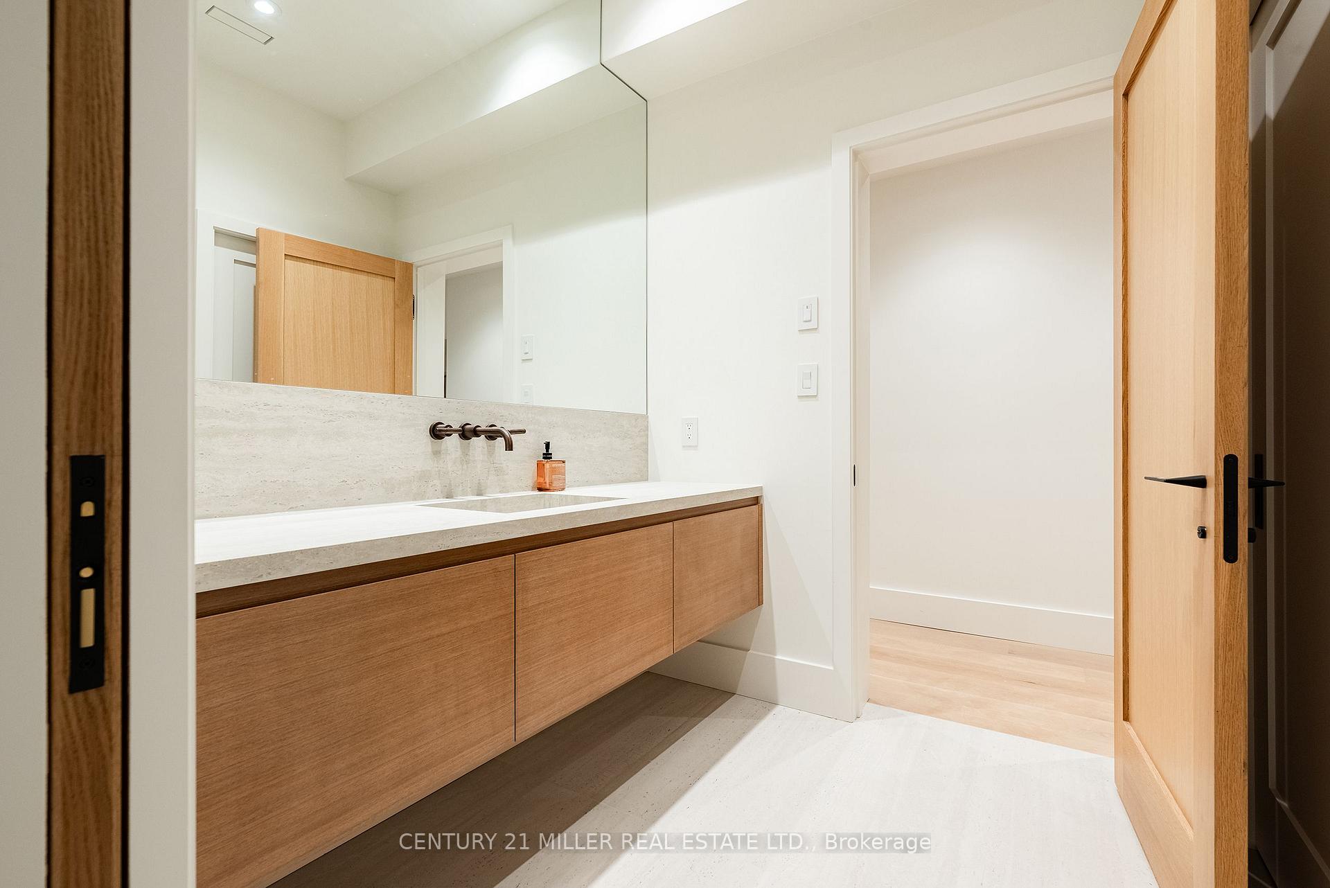 Photo 40 of 222 Burgundy Drive, Oakville, Morrison — HOMEH