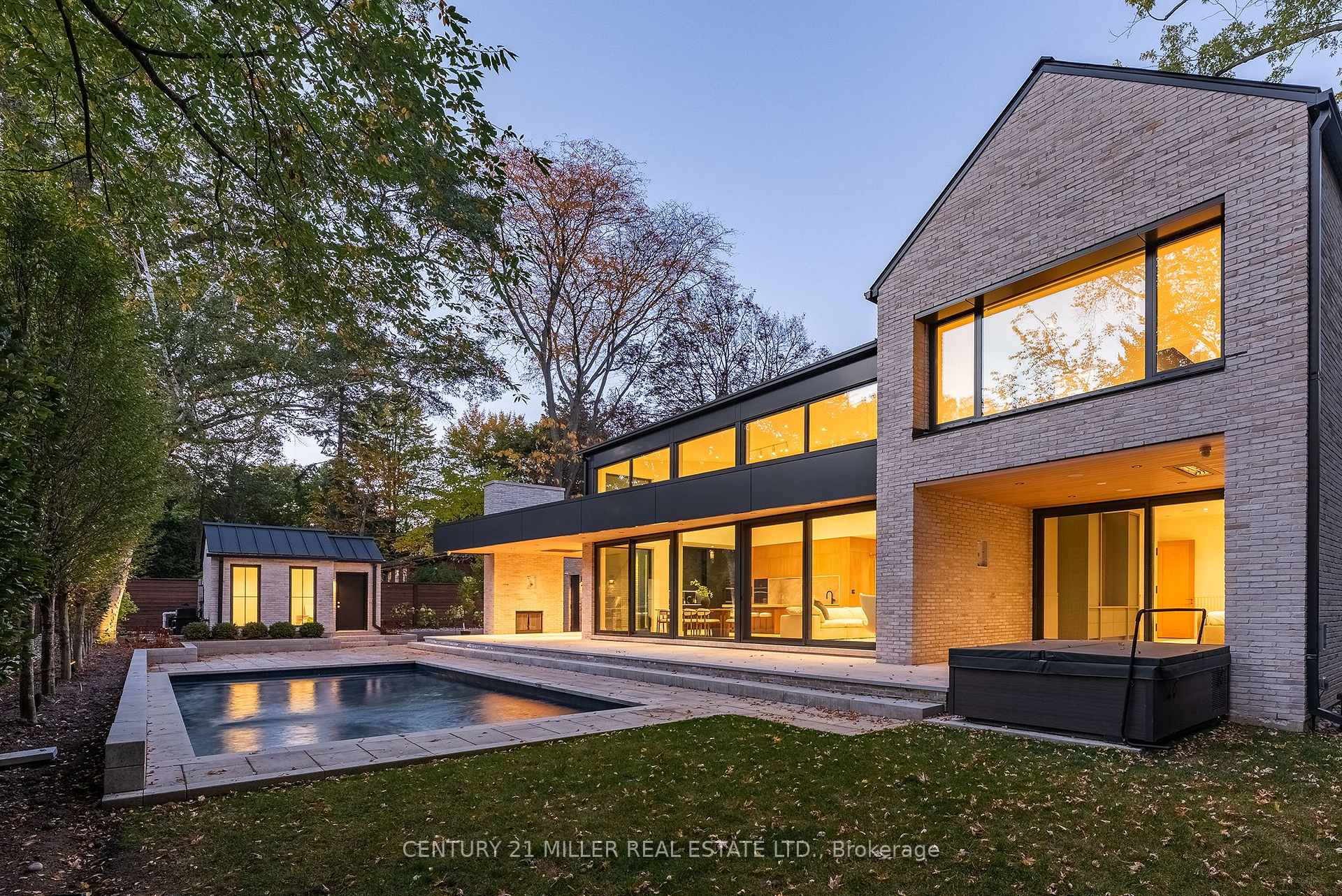 Photo 49 of 222 Burgundy Drive, Oakville, Morrison — HOMEH