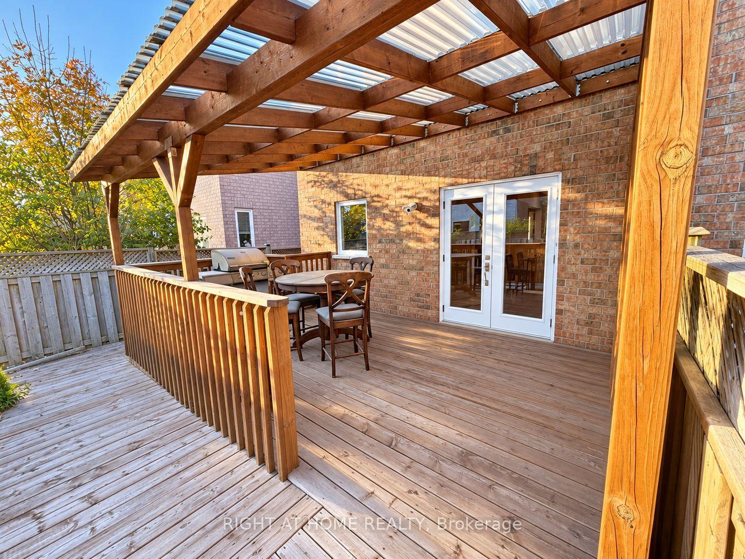 Photo 6 of 205 deepsprings Crescent, Vaughan, Concord — HOMEH