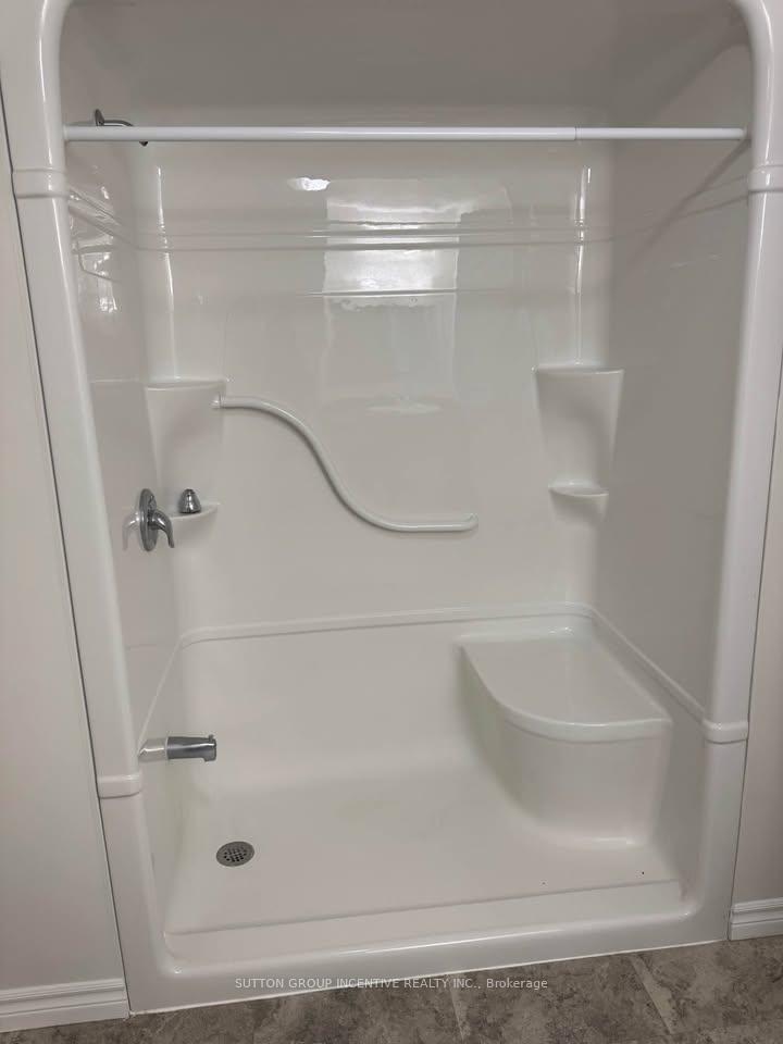 Photo 7 of Unit 204, 496 Yonge Street, Barrie, Painswick North — HOMEH