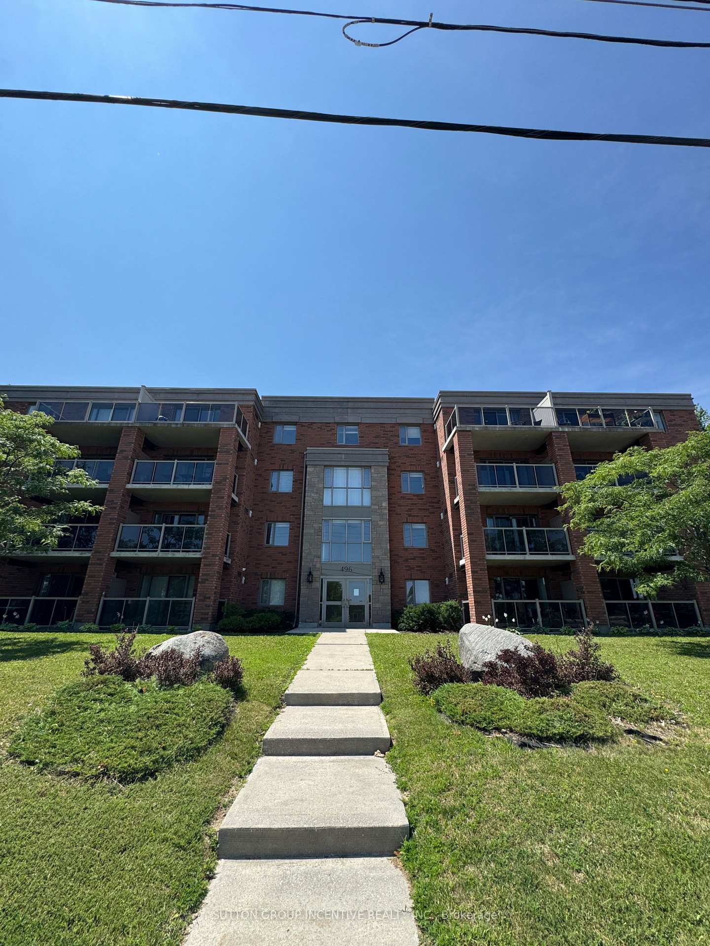 Photo 3 of Unit 405, 496 Yonge Street, Barrie, Painswick North — HOMEH