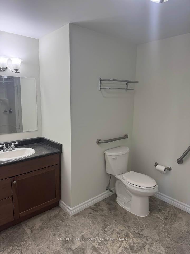 Photo 6 of Unit 405, 496 Yonge Street, Barrie, Painswick North — HOMEH