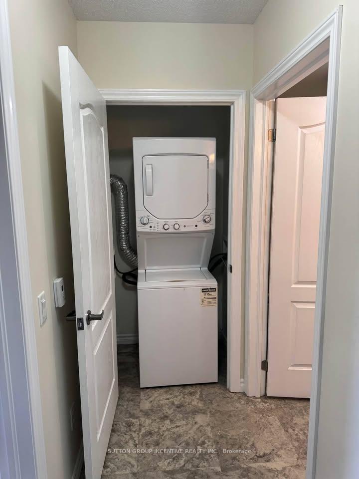 Photo 8 of Unit 405, 496 Yonge Street, Barrie, Painswick North — HOMEH