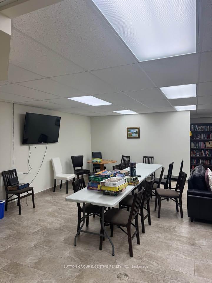 Photo 10 of Unit 405, 496 Yonge Street, Barrie, Painswick North — HOMEH