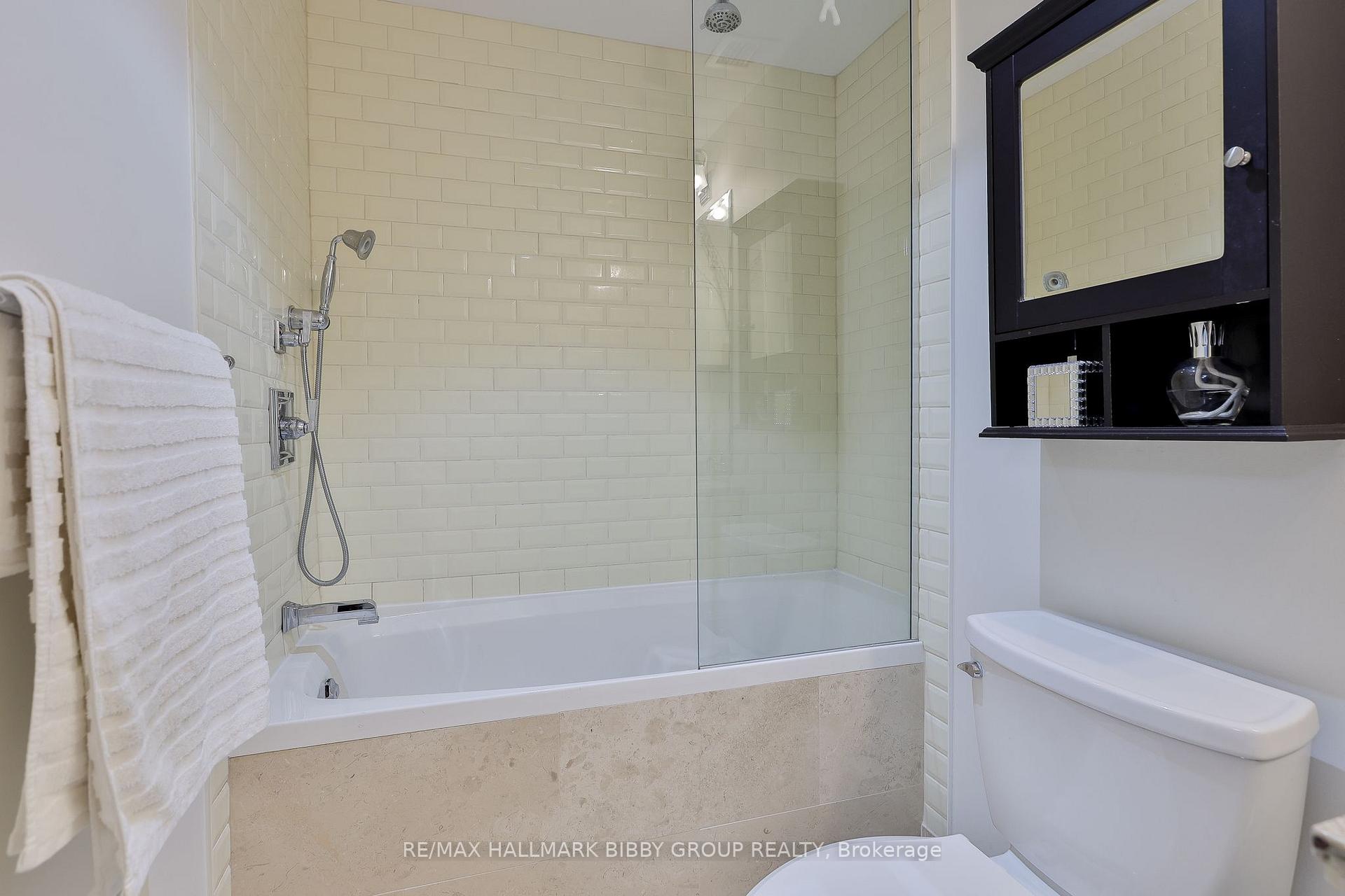 Photo 18 of Unit 424, 22 Leader Lane, Toronto, Church-Yonge Corridor — HOMEH