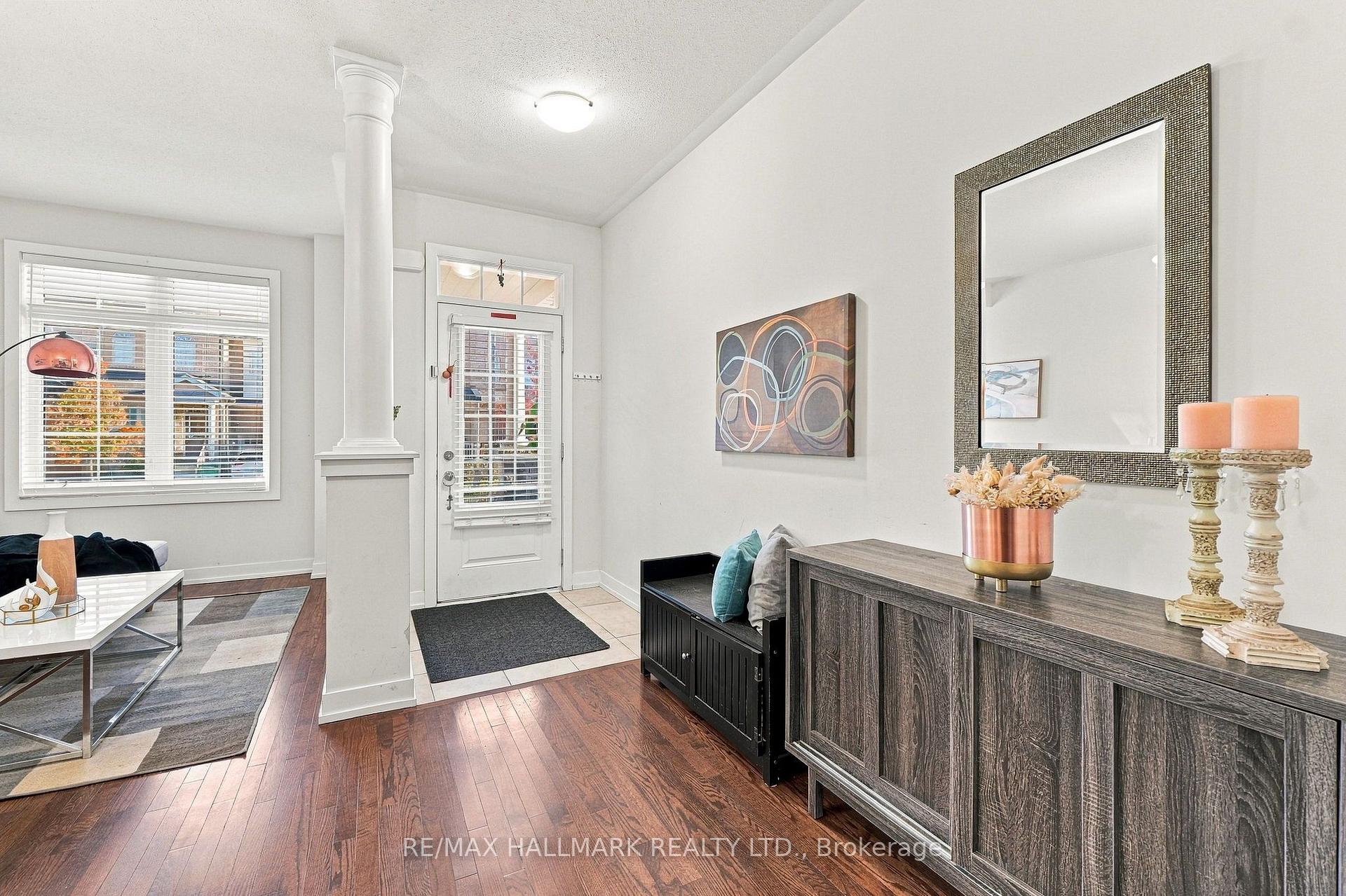 Photo 4 of 18 Trentonian Street, Brampton, Sandringham-Wellington North — HOMEH