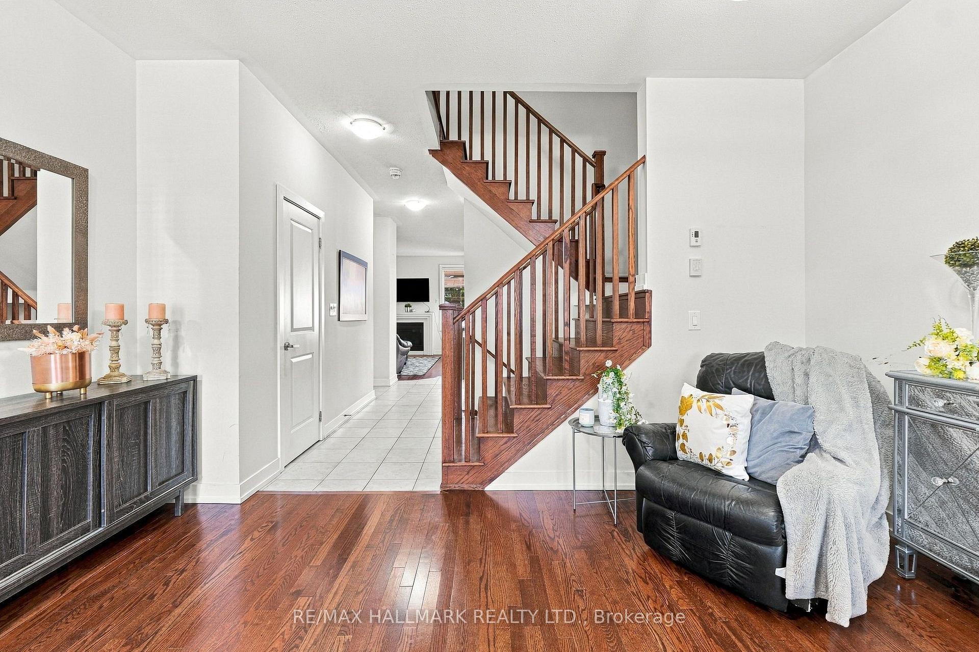 Photo 5 of 18 Trentonian Street, Brampton, Sandringham-Wellington North — HOMEH