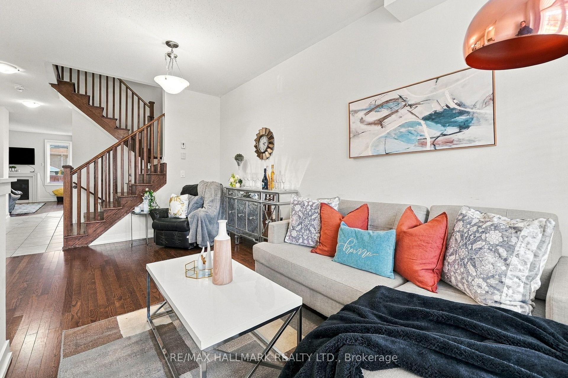Photo 8 of 18 Trentonian Street, Brampton, Sandringham-Wellington North — HOMEH