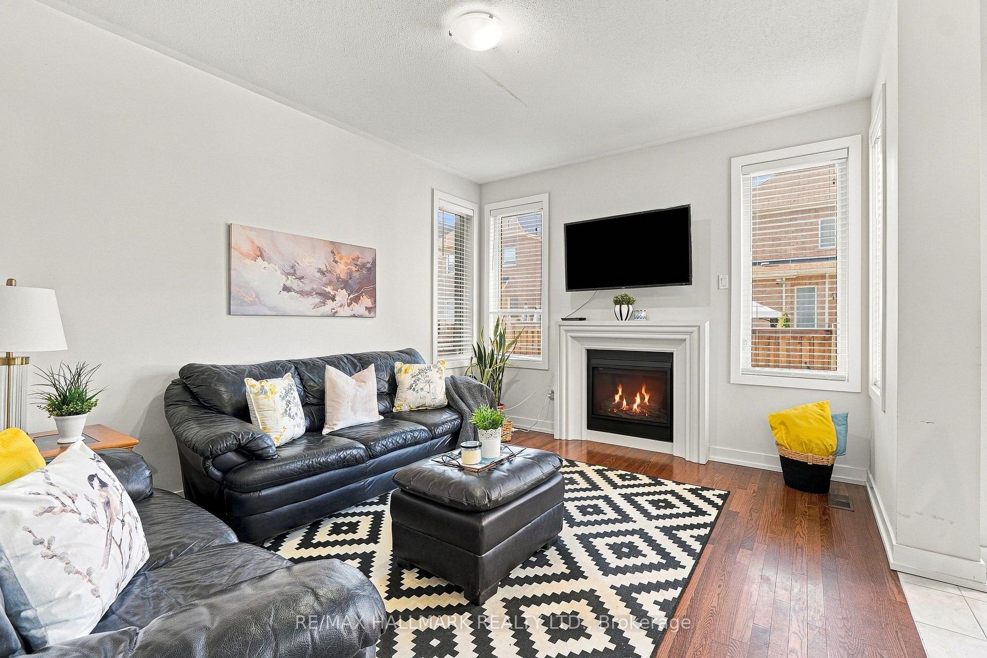Photo 16 of 18 Trentonian Street, Brampton, Sandringham-Wellington North — HOMEH