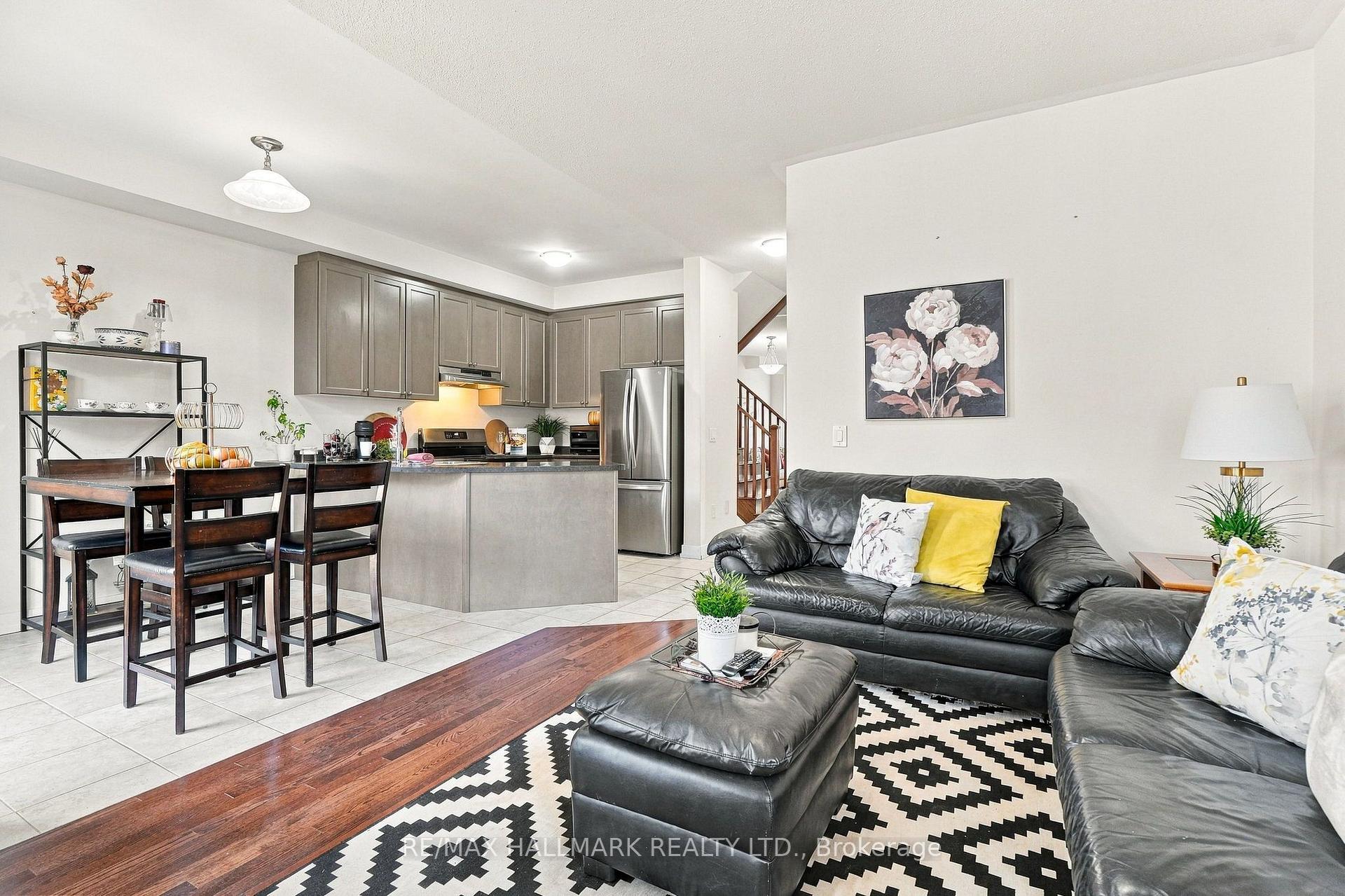Photo 17 of 18 Trentonian Street, Brampton, Sandringham-Wellington North — HOMEH