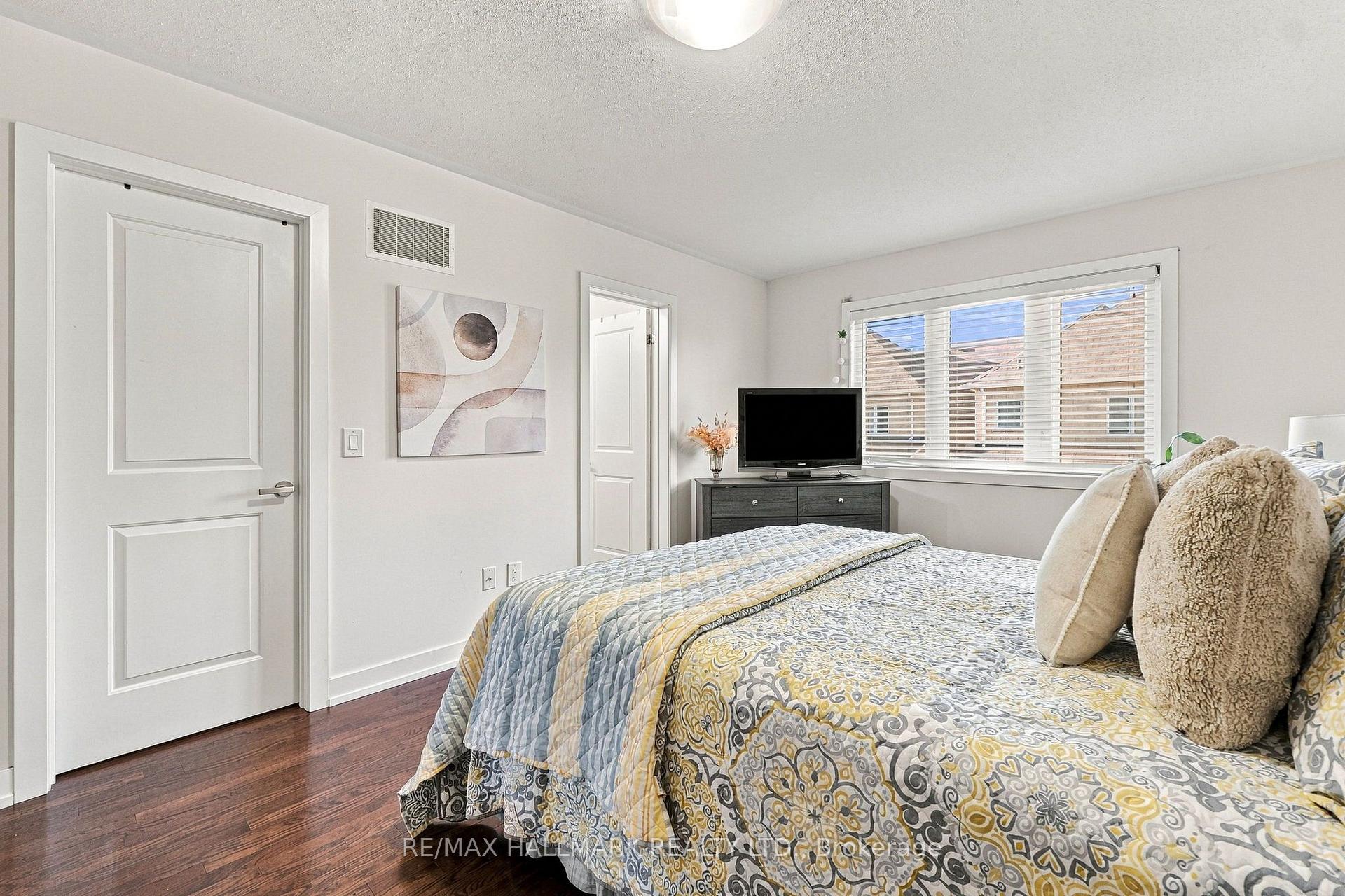 Photo 24 of 18 Trentonian Street, Brampton, Sandringham-Wellington North — HOMEH