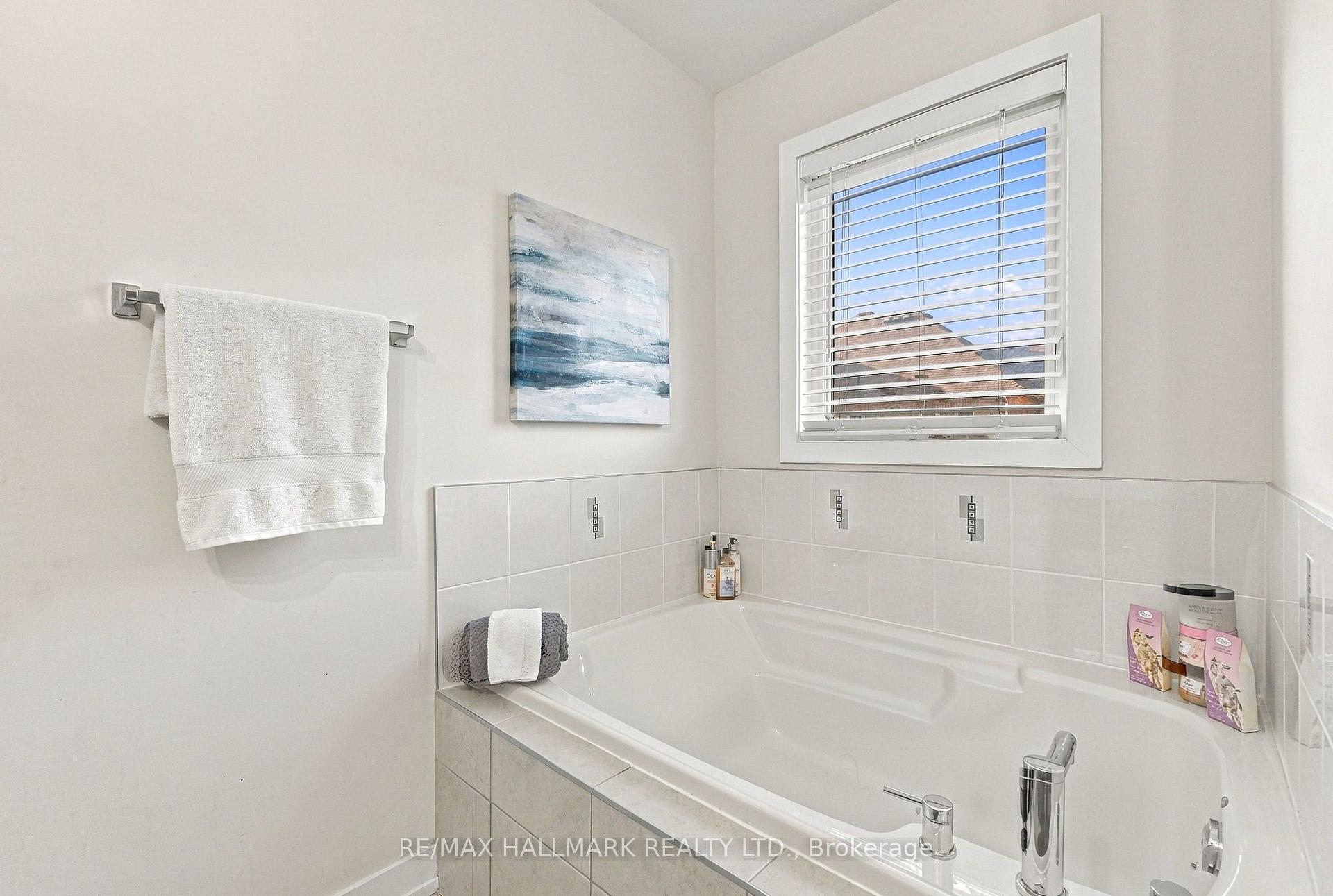 Photo 26 of 18 Trentonian Street, Brampton, Sandringham-Wellington North — HOMEH