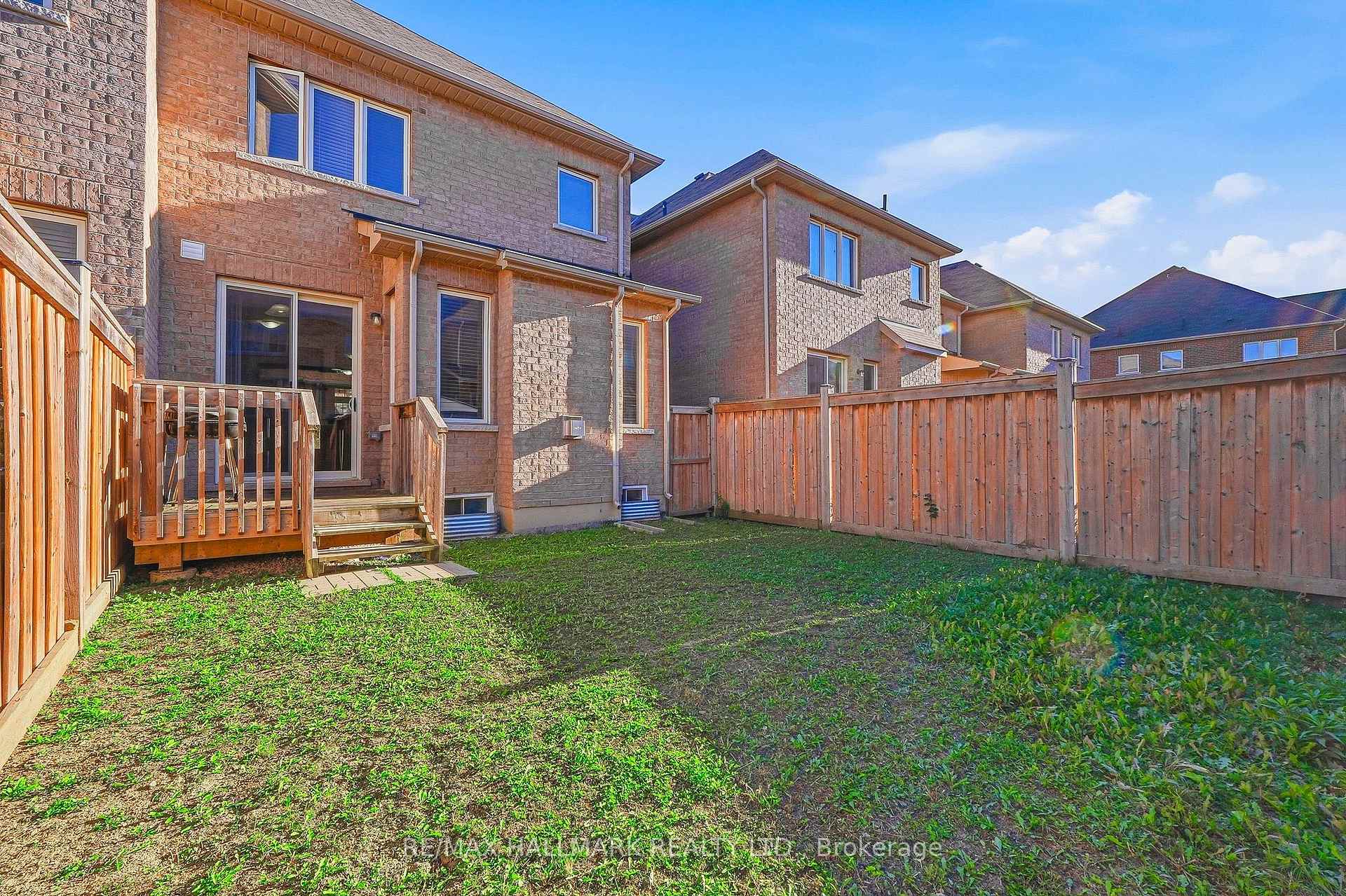 Photo 37 of 18 Trentonian Street, Brampton, Sandringham-Wellington North — HOMEH