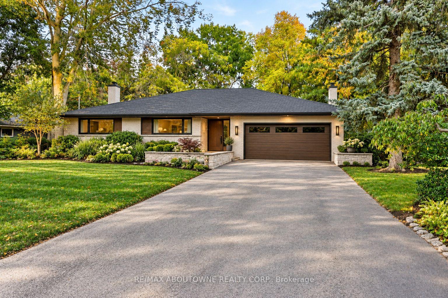 Photo 2 of 2086 Glenforest Crescent, Oakville, Ford — HOMEH