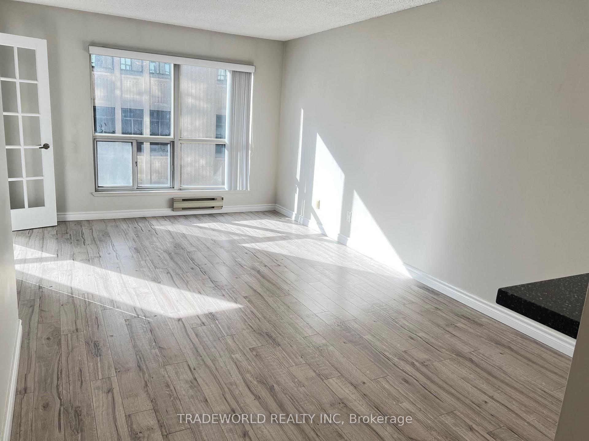 Photo 4 of Unit 808, 7 Carlton Street, Toronto, Church-Yonge Corridor — HOMEH