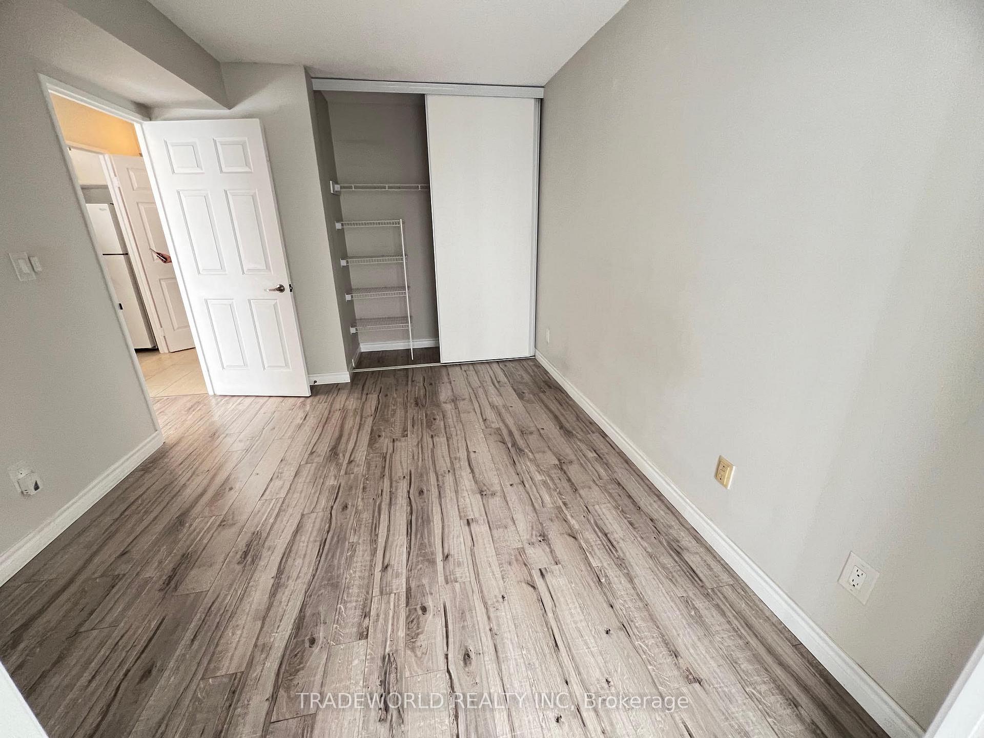 Photo 8 of Unit 808, 7 Carlton Street, Toronto, Church-Yonge Corridor — HOMEH