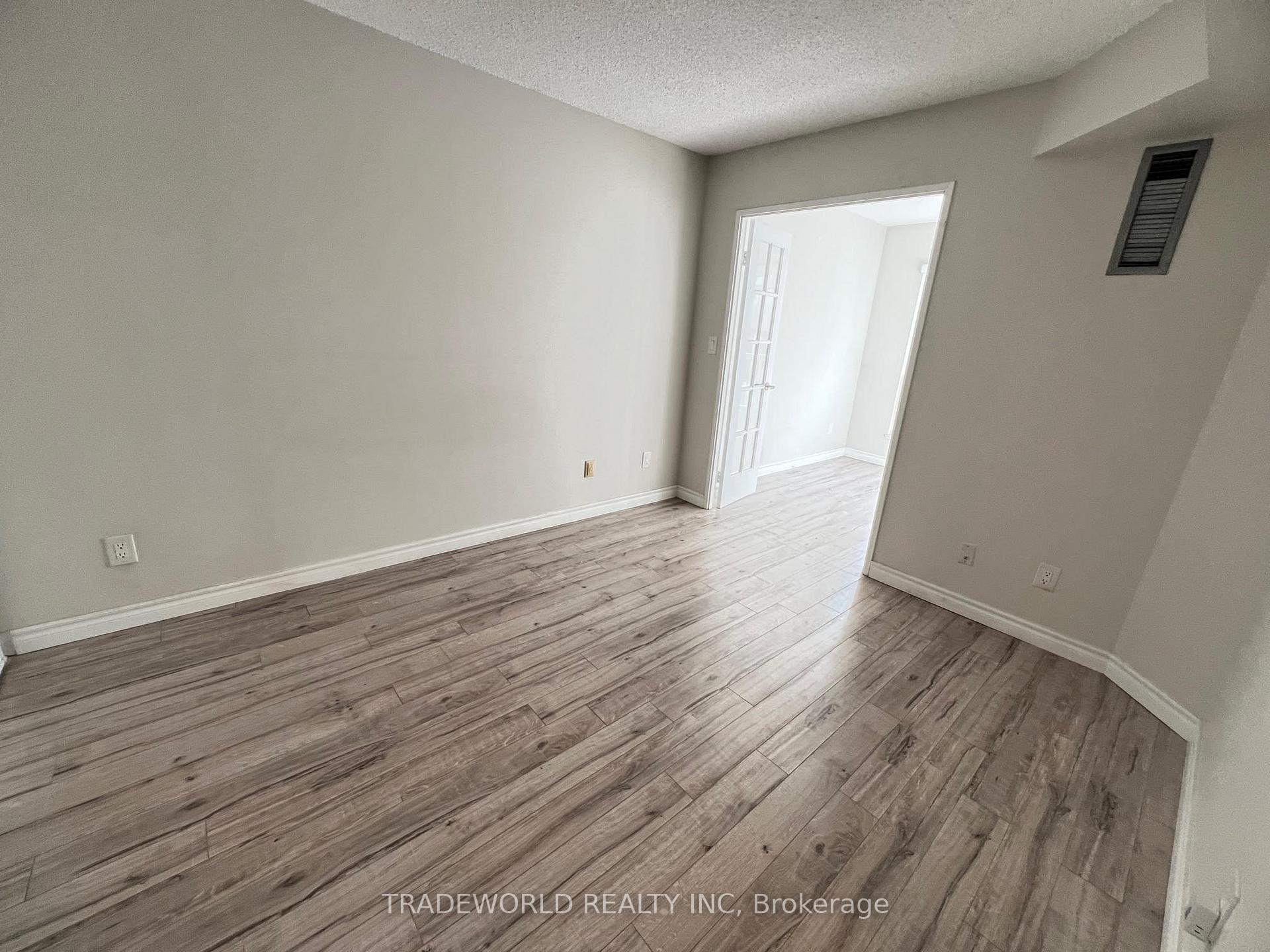 Photo 9 of Unit 808, 7 Carlton Street, Toronto, Church-Yonge Corridor — HOMEH
