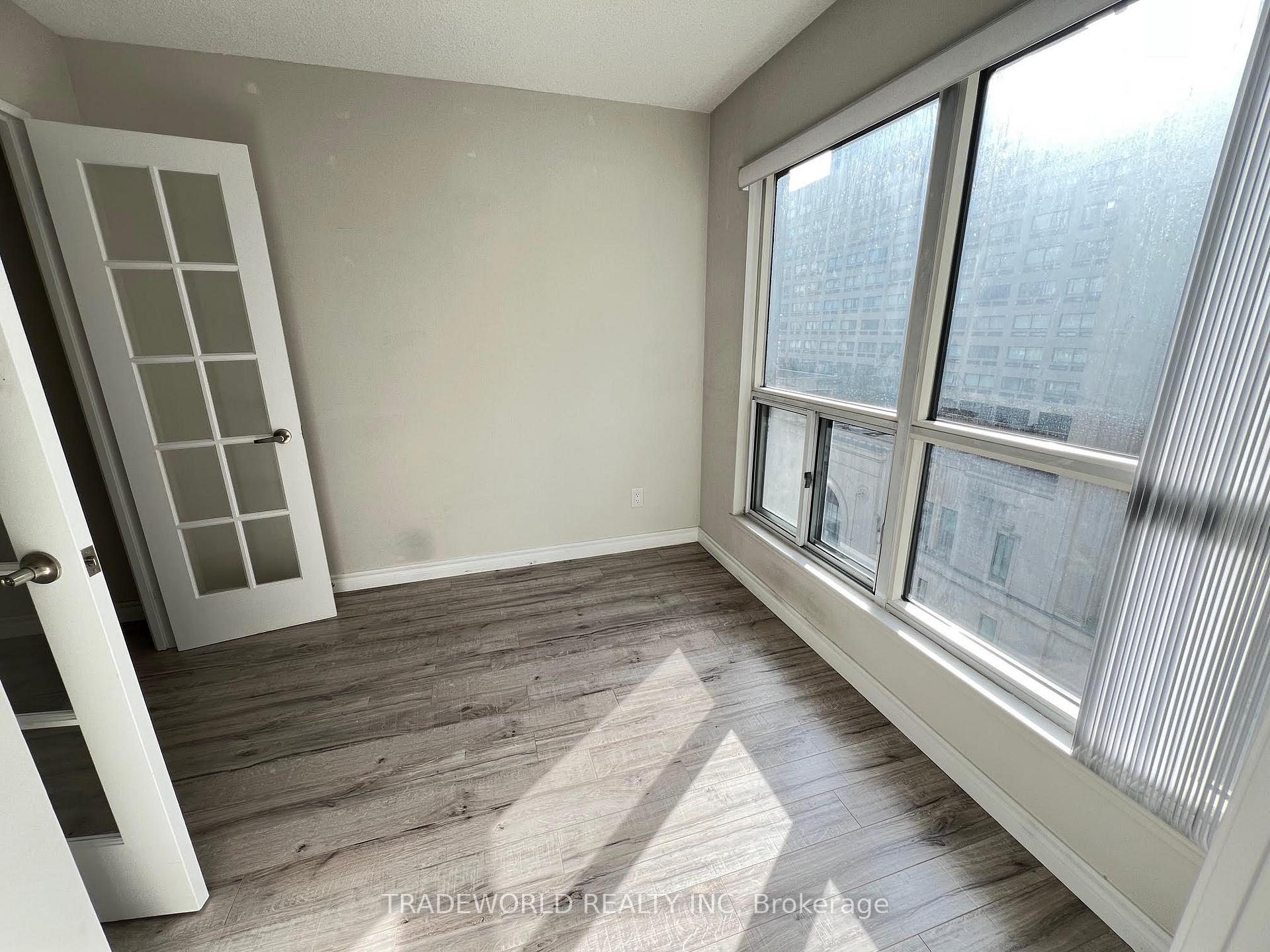 Photo 10 of Unit 808, 7 Carlton Street, Toronto, Church-Yonge Corridor — HOMEH