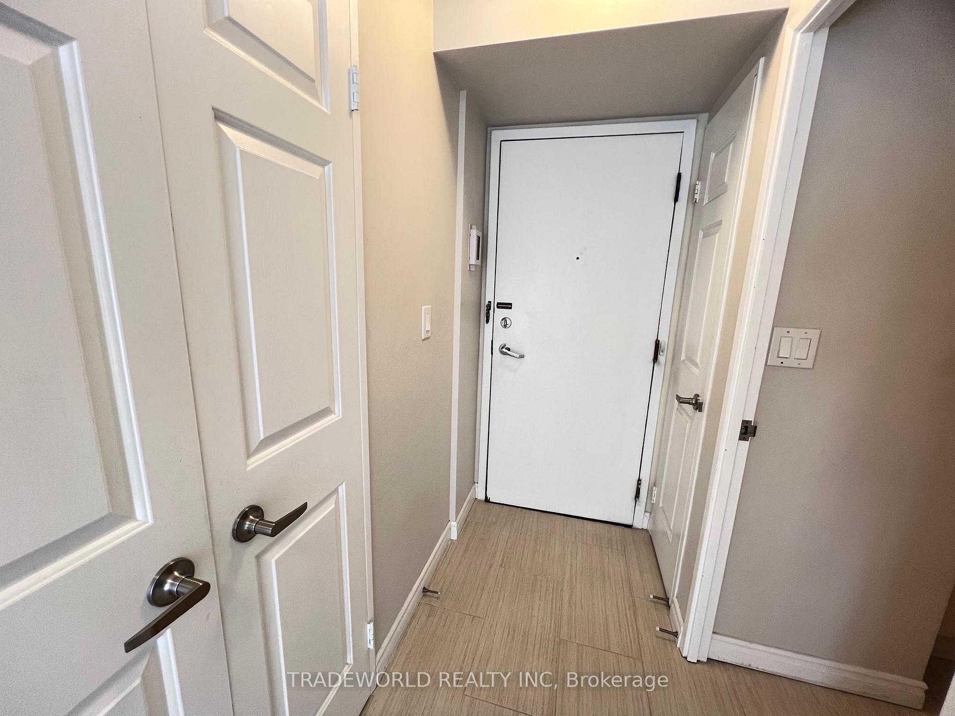 Photo 12 of Unit 808, 7 Carlton Street, Toronto, Church-Yonge Corridor — HOMEH