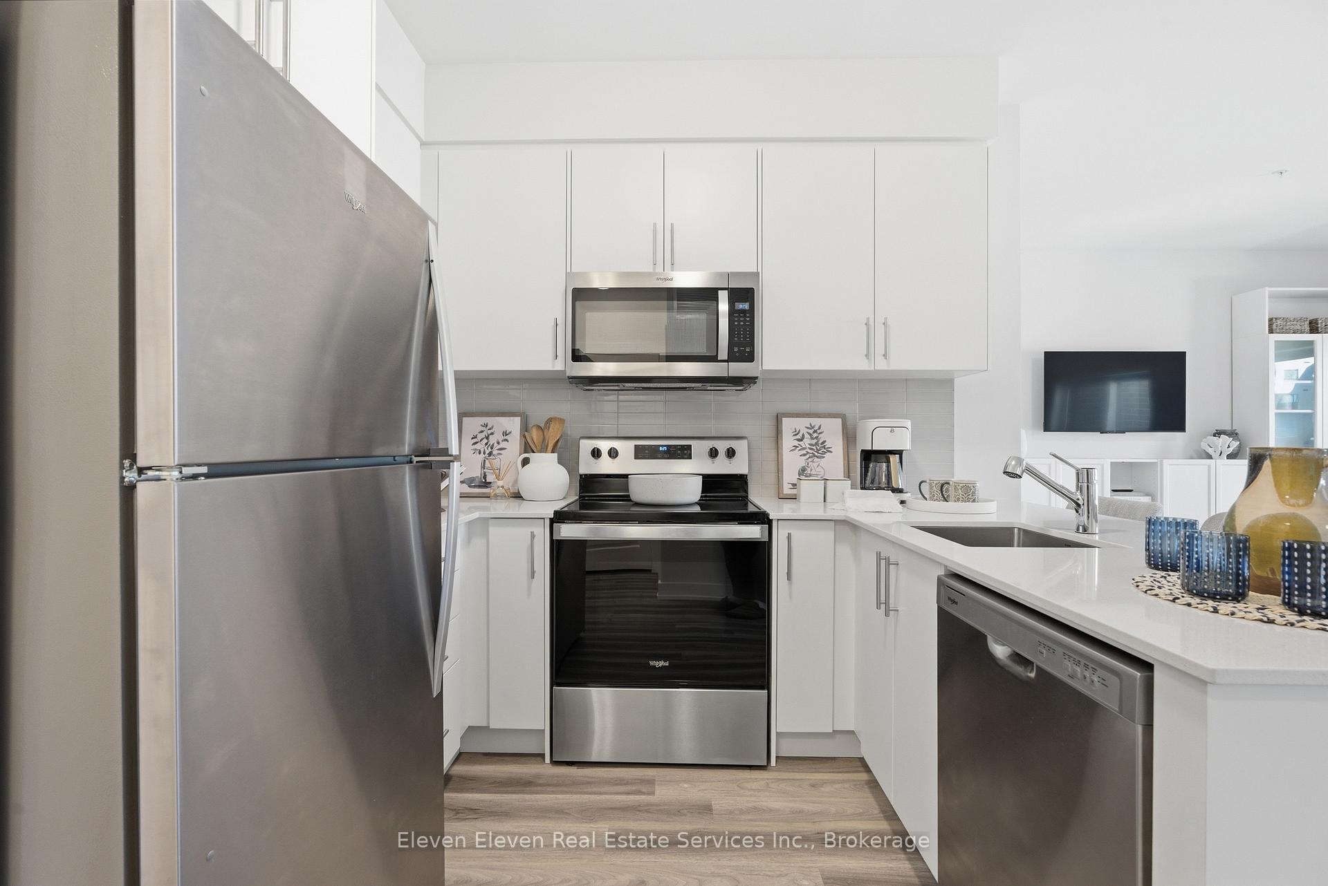 Photo 7 of Unit 605, 1000 Lackner Place, Kitchener — HOMEH