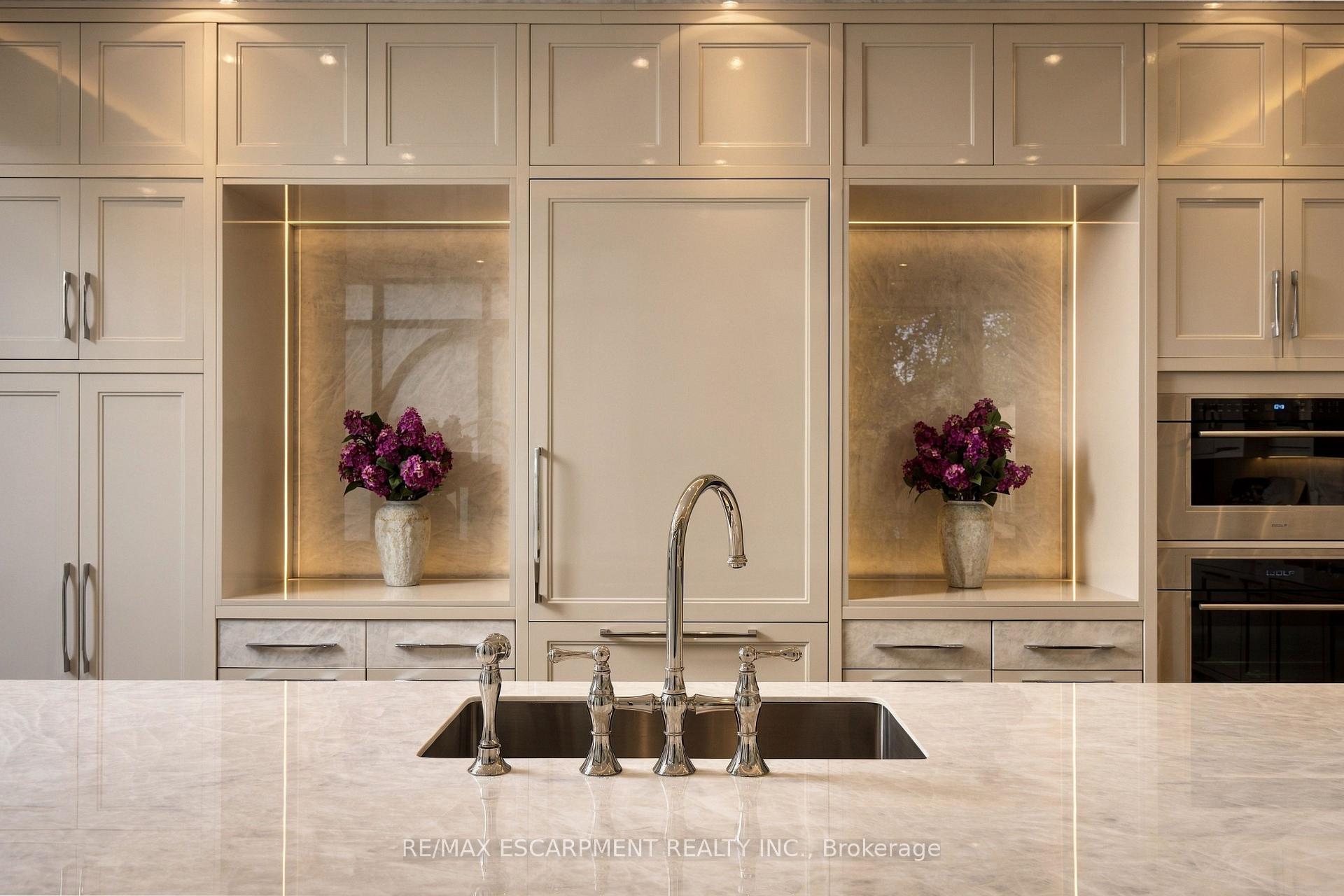 Photo 15 of 131 Mayfield Drive, Oakville, College Park — HOMEH