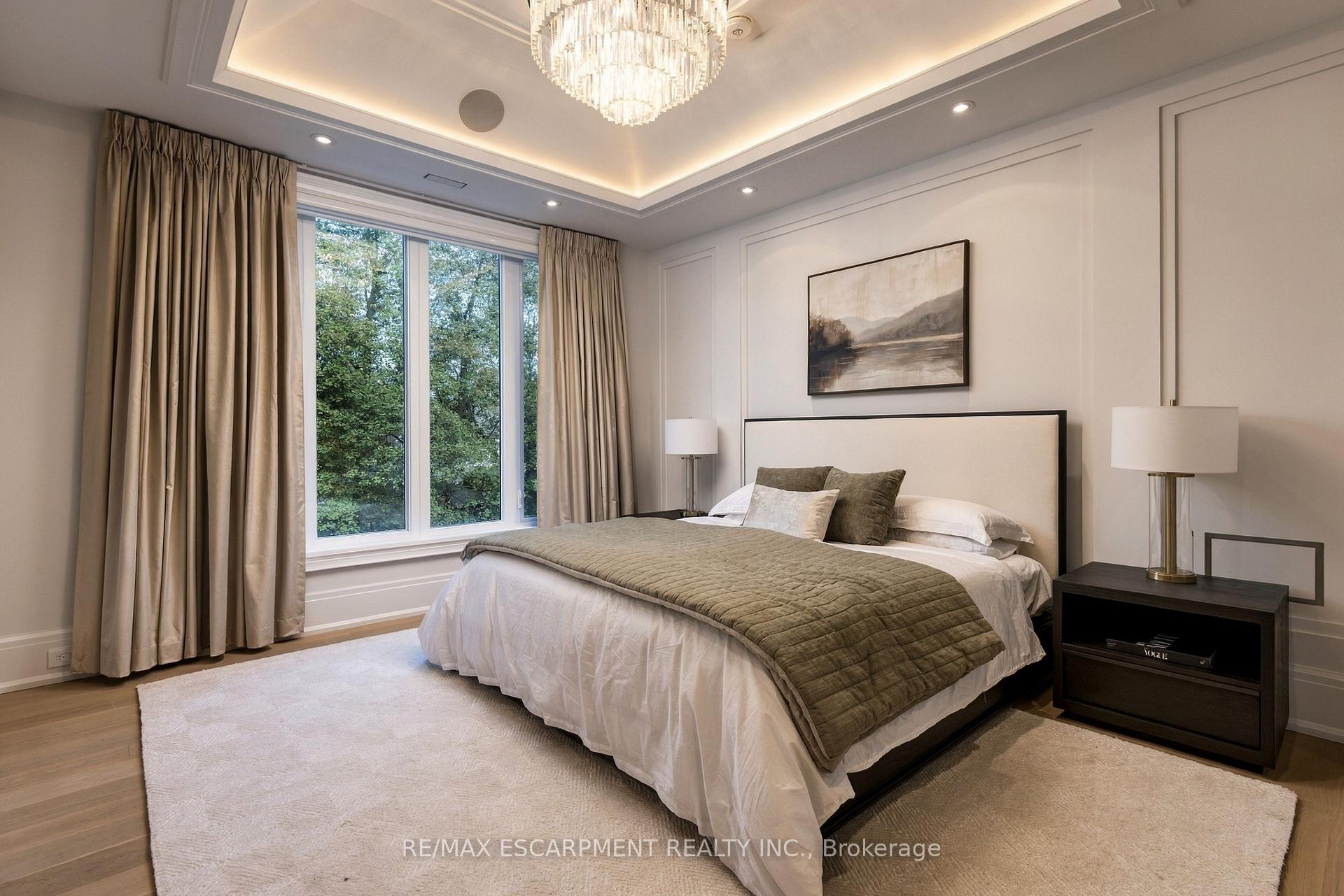 Photo 26 of 131 Mayfield Drive, Oakville, College Park — HOMEH