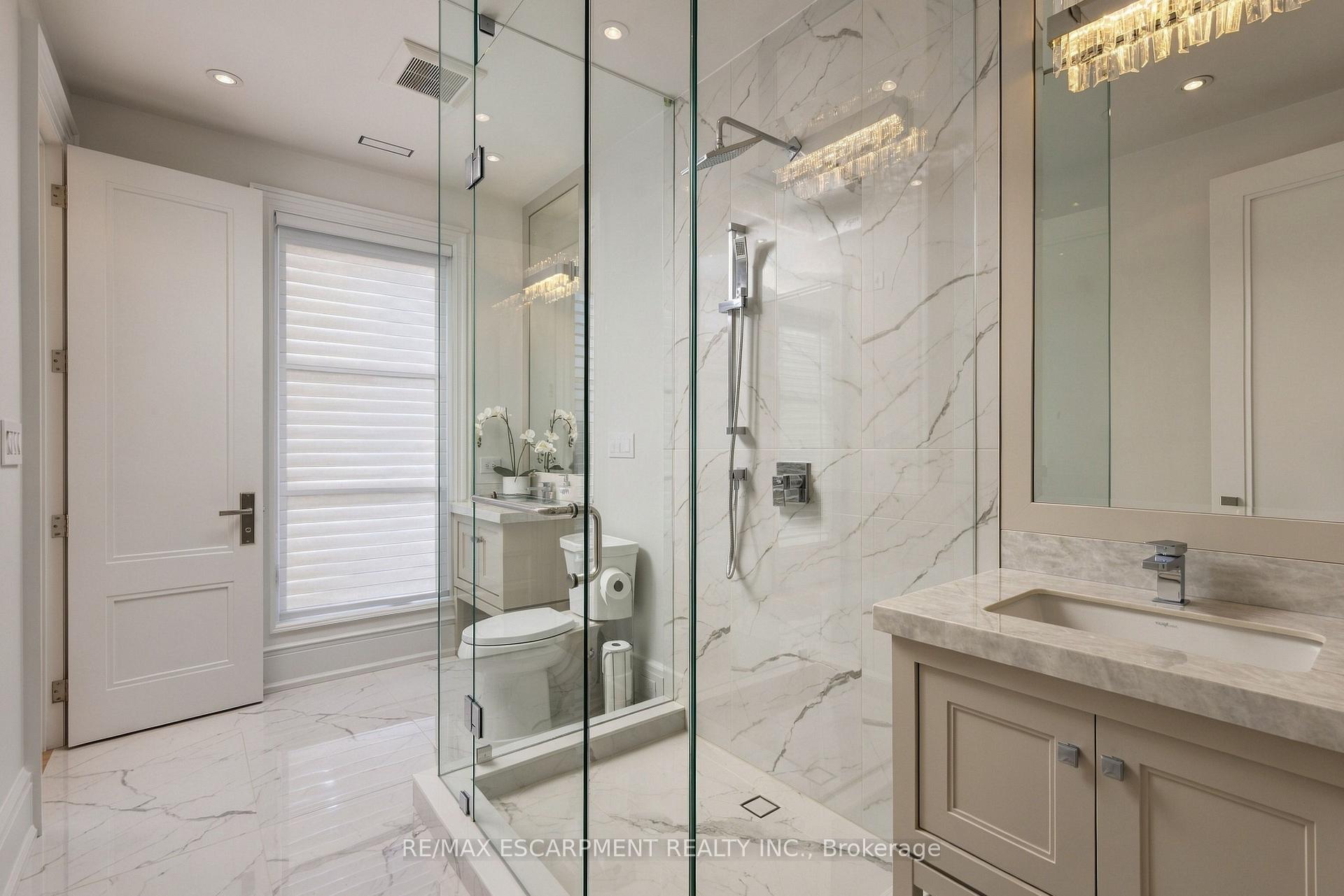 Photo 35 of 131 Mayfield Drive, Oakville, College Park — HOMEH