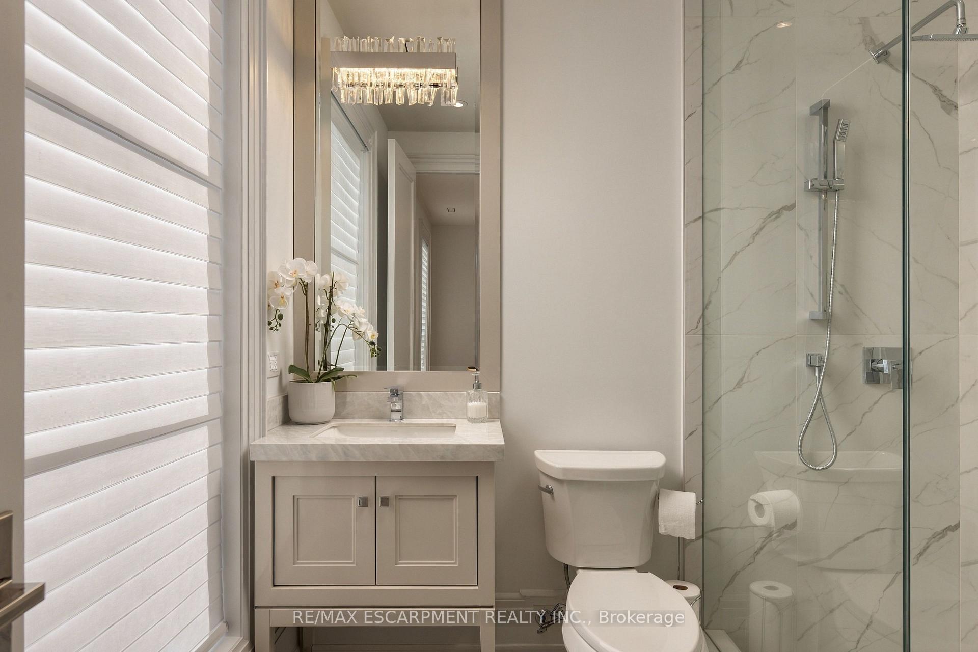 Photo 36 of 131 Mayfield Drive, Oakville, College Park — HOMEH