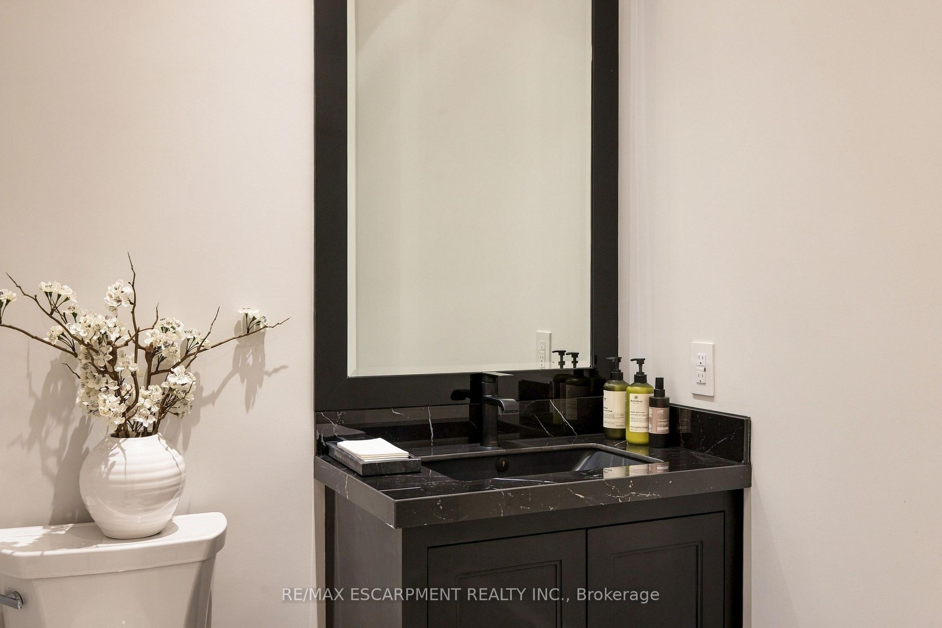 Photo 46 of 131 Mayfield Drive, Oakville, College Park — HOMEH