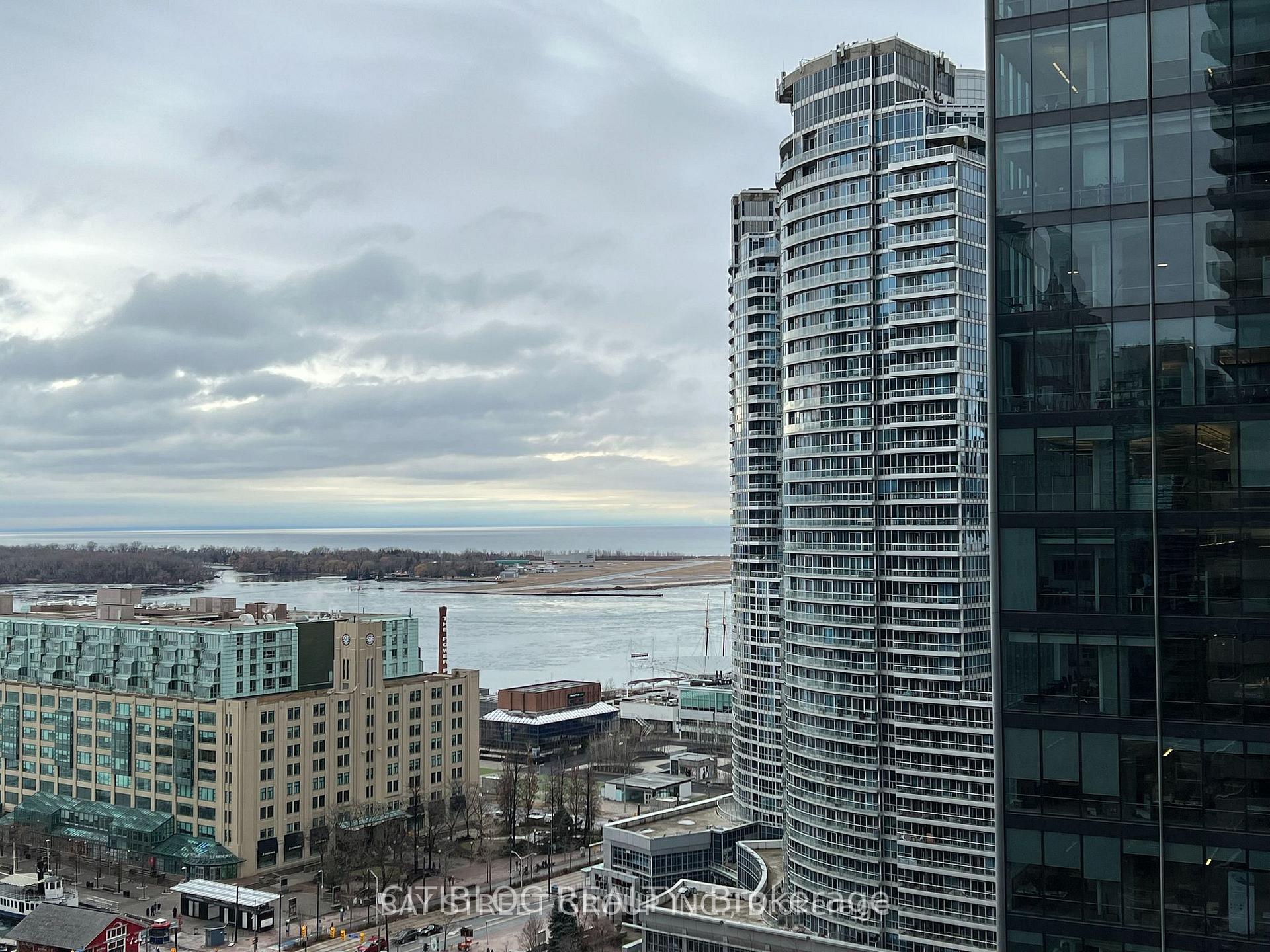 Photo 3 of Unit 2011, 88 Harbour Street, Toronto, Waterfront Communities — HOMEH