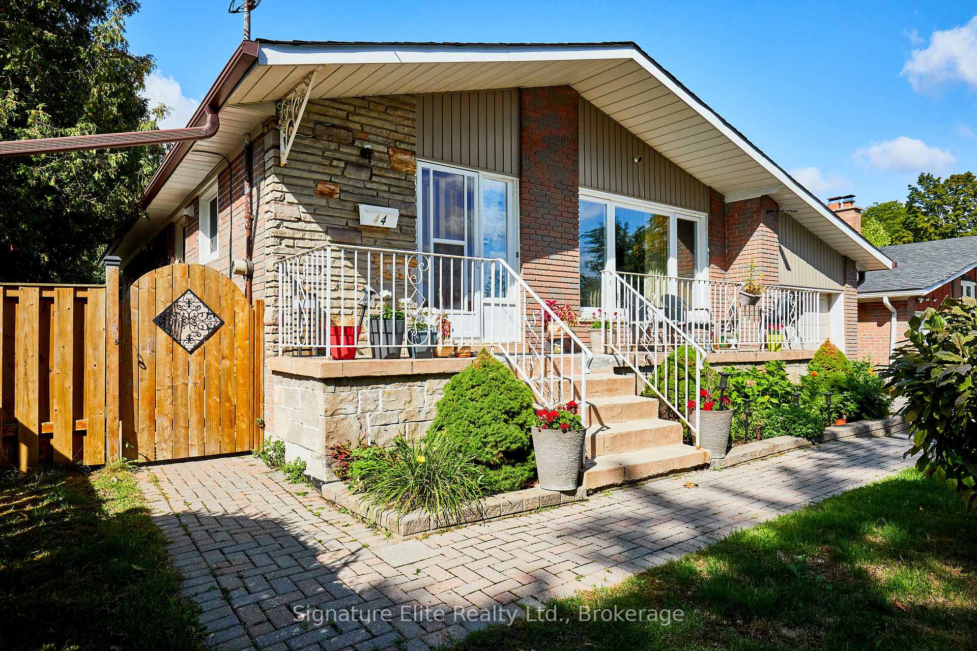 Photo 2 of Unit Bsmt, 44 Farmbrook Road, Scarborough, Woburn — HOMEH