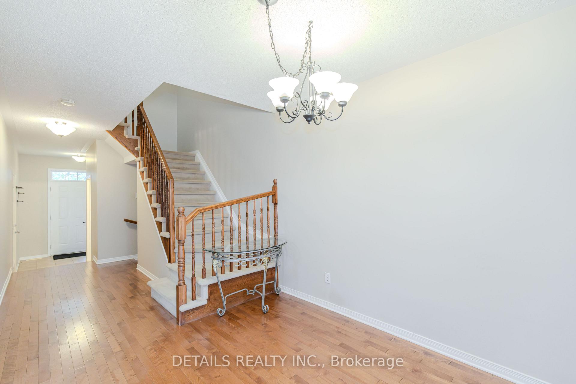 Photo 5 of 143 Gatespark Private, Ottawa, Kanata - Kanata Lakes/Heritage Hills — HOMEH