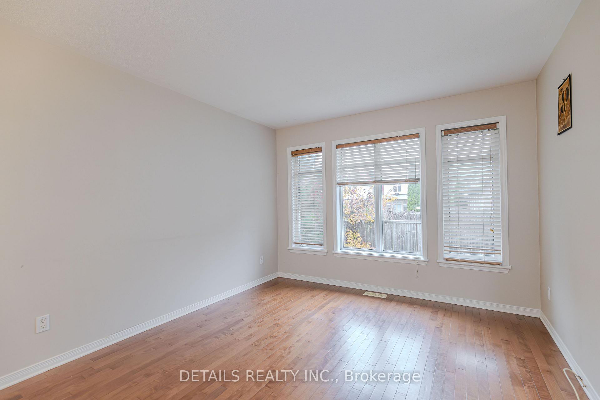 Photo 7 of 143 Gatespark Private, Ottawa, Kanata - Kanata Lakes/Heritage Hills — HOMEH