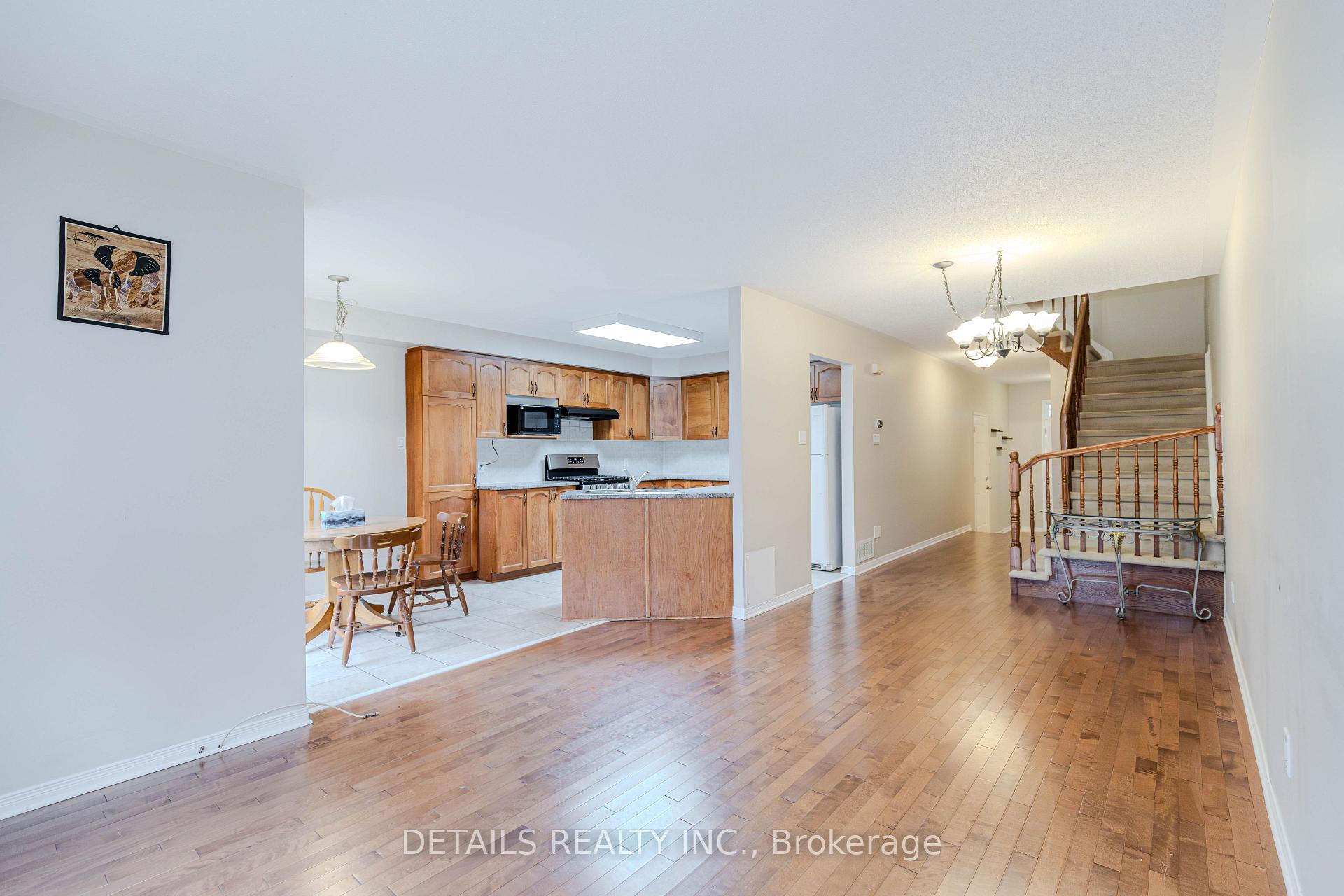 Photo 8 of 143 Gatespark Private, Ottawa, Kanata - Kanata Lakes/Heritage Hills — HOMEH