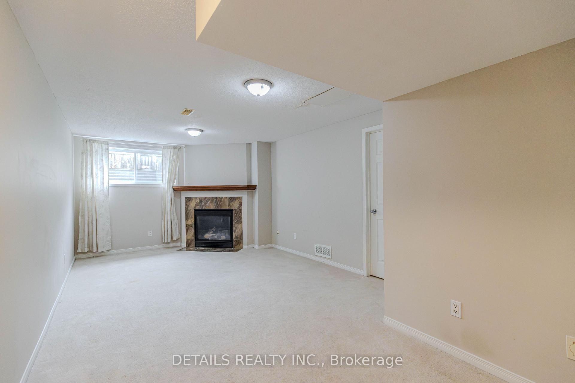 Photo 27 of 143 Gatespark Private, Ottawa, Kanata - Kanata Lakes/Heritage Hills — HOMEH