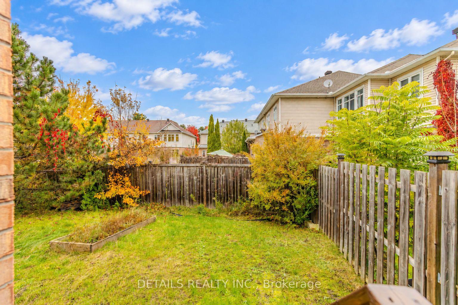 Photo 31 of 143 Gatespark Private, Ottawa, Kanata - Kanata Lakes/Heritage Hills — HOMEH