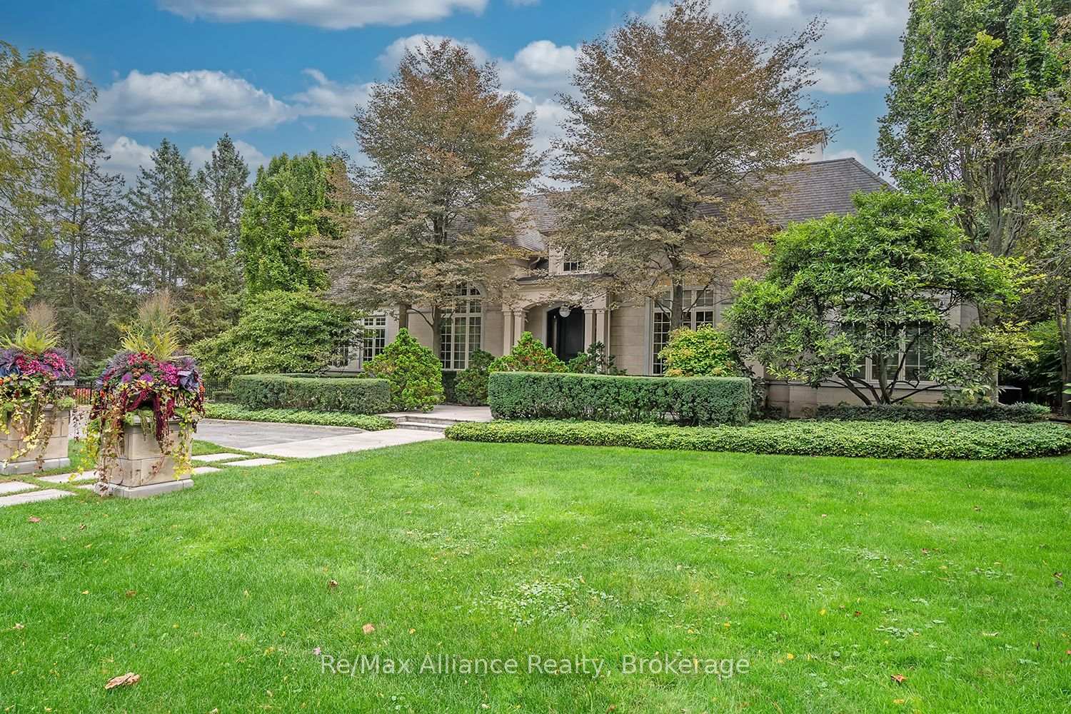 Photo 2 of 1426 Lakeshore Road E, Oakville, Bronte Creek — HOMEH