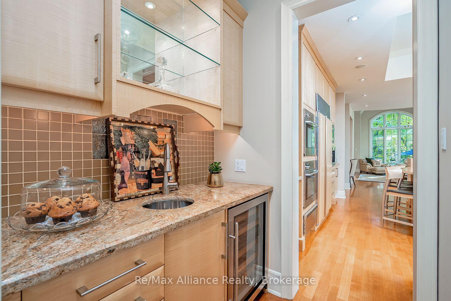 Photo 10 of 1426 Lakeshore Road E, Oakville, Bronte Creek — HOMEH