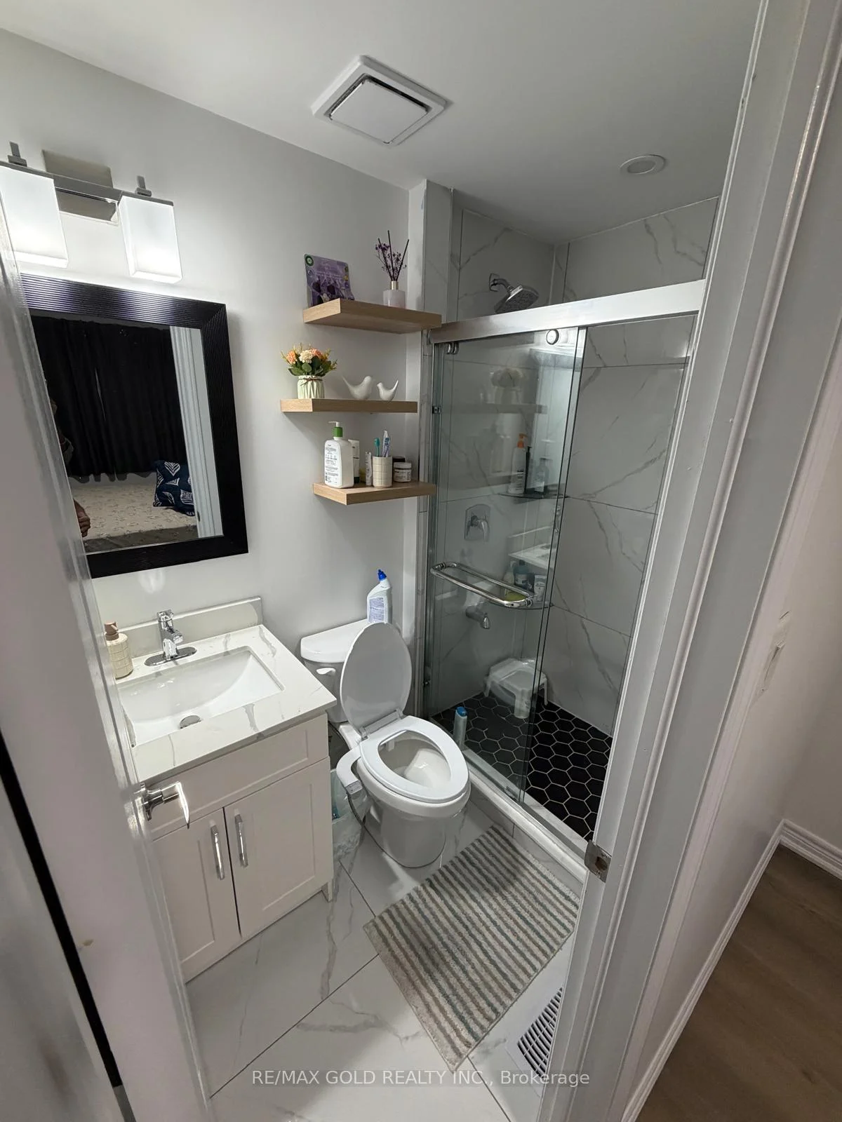 Photo 13 of 210 Harold Street, Brampton, Brampton South — HOMEH