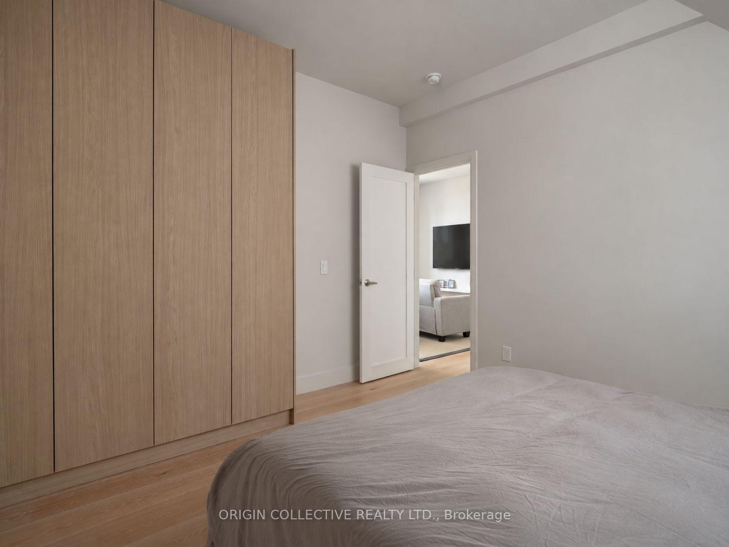 Photo 9 of 8 Oakdene Crescent, Toronto, Danforth — HOMEH