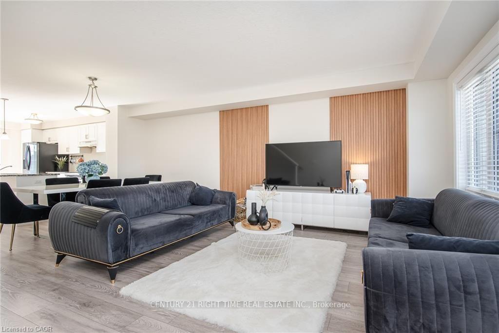 Photo 7 of 120 Monarch Woods Drive, Kitchener — HOMEH