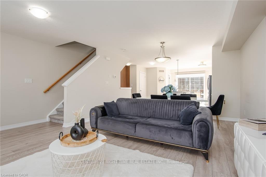 Photo 9 of 120 Monarch Woods Drive, Kitchener — HOMEH