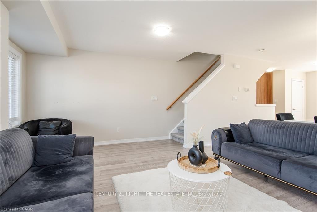 Photo 10 of 120 Monarch Woods Drive, Kitchener — HOMEH