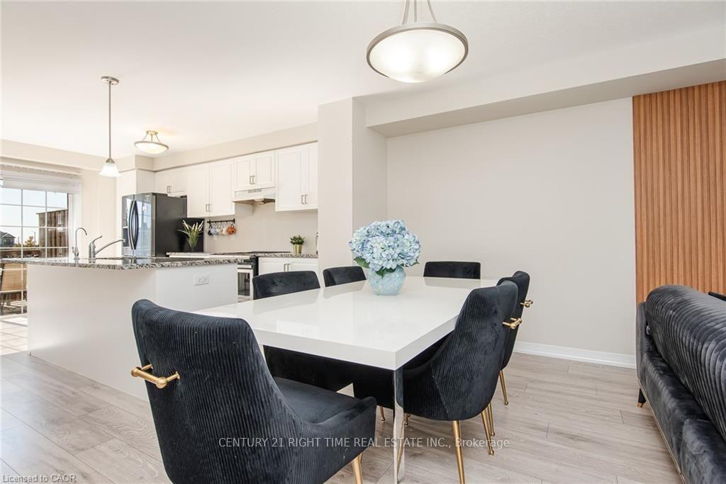 Photo 11 of 120 Monarch Woods Drive, Kitchener — HOMEH