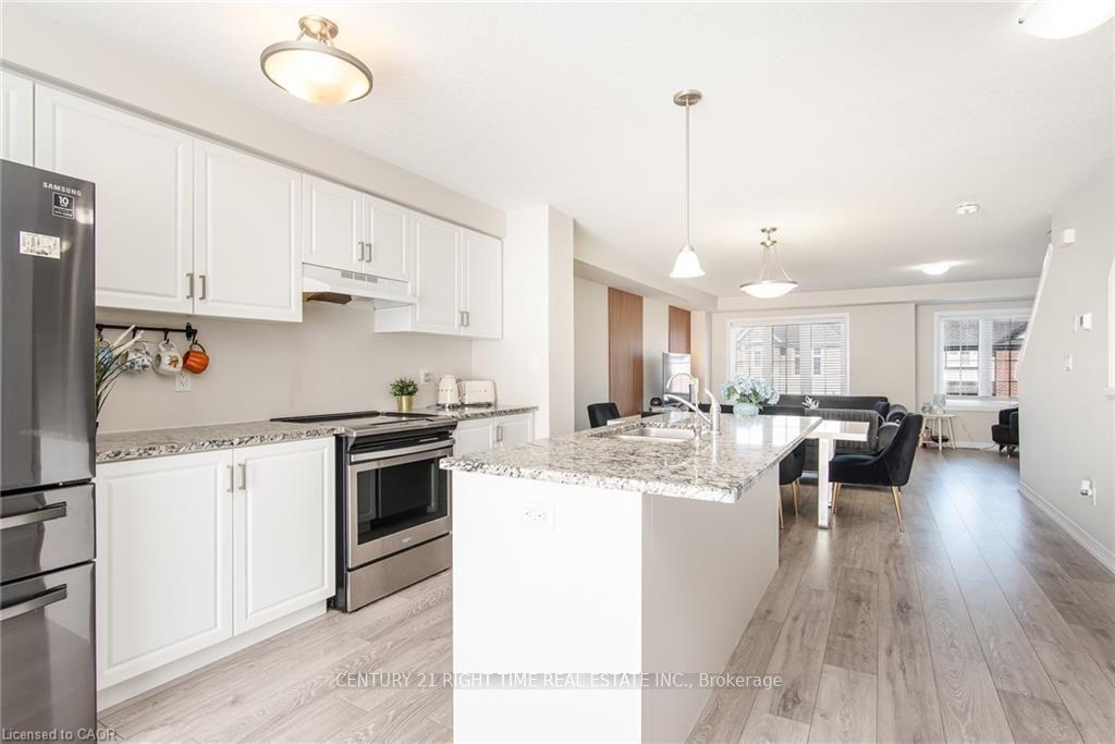 Photo 16 of 120 Monarch Woods Drive, Kitchener — HOMEH