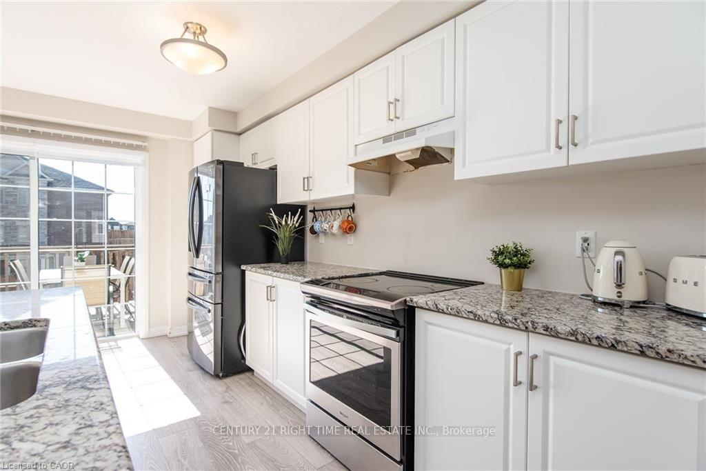 Photo 19 of 120 Monarch Woods Drive, Kitchener — HOMEH